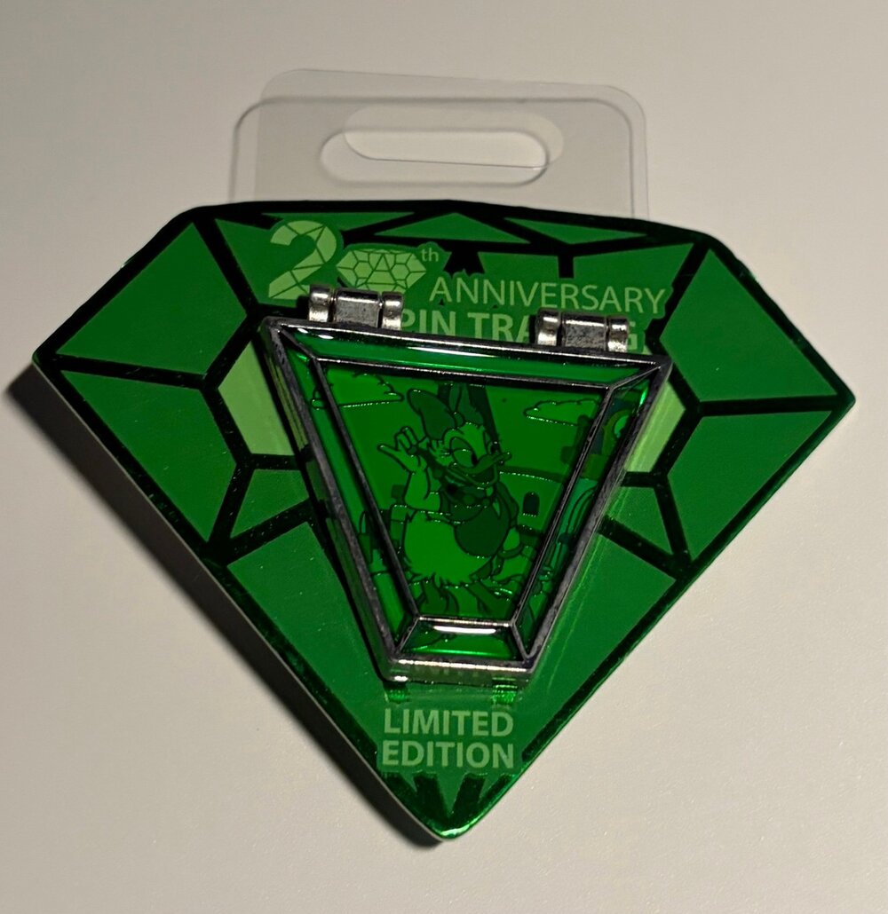 2020 Disney Store 20th Anniversary LE Pin Trading Emerald Green Pin; Daisy.